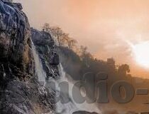 在线丝袜美腿 中文字幕-探索在线丝袜美腿的魅力，中文字幕下的时尚新风尚